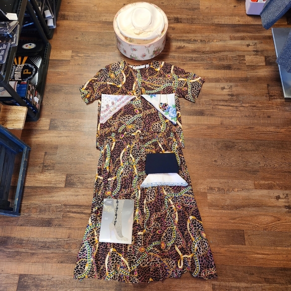 🌸Vintage 1980s Rhinestone Clip-On Flower Earrings 🌷 - Picture 4 of 4